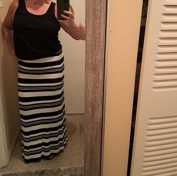 Sz M Black Rickis sleeveless top with smocking on scoop front - Picture 5 of 5